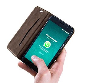 Через WhatsApp годами продавали никотин детям — полиция бездействовала