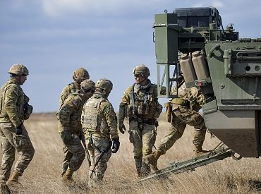 Америка возвращается домой; сдерживание России и Китая больше не приоритет: Politico