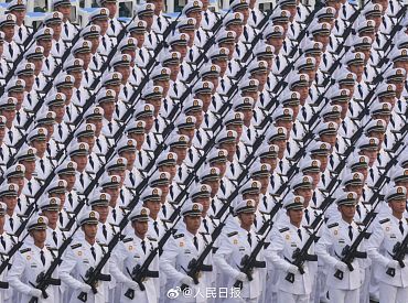 В Пекине прошел крупнейший в истории Китая военный парад. Главными гостями был Путин и Ким Чен Ын