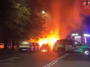 Теперь и у нас? В Германии электроавтомобиль убил семью, в Латвии пока только соседскую машину (ВИДЕО)