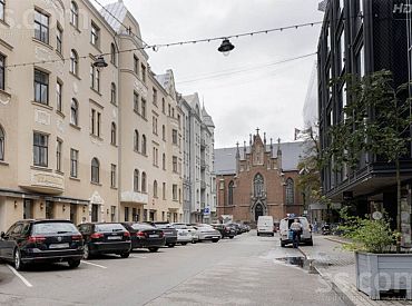 В центре Риги за баснословные деньги продаётся трёшка: за что просят миллион? ФОТО