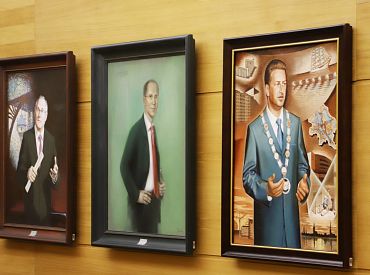 Rīgas mēru portretu galerijā Staķim kā pirmajam velta fotoportretu