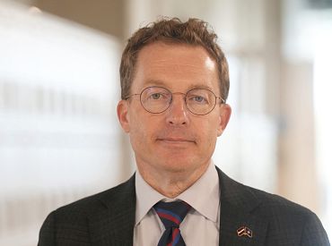 Bijušais NATO ģenerālsekretāra vietnieks: Jādzēš ilūzijas par krievu neierobežotajām spējām ciest uzvaras vārdā