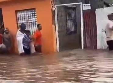 Ямайку смывает «ураган столетия», власти предупреждают о крокодилах