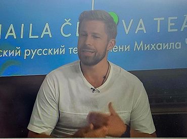 Некоторые политики делают себе рейтинг на расколе общества: драматург о нападках на «русский театр»