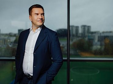 Latvijas biznesa vidē nostiprinās tendence kredītus uzņēmumiem uzņēmējdarbības izaicinājumu risināšanai saņemt operatīvi