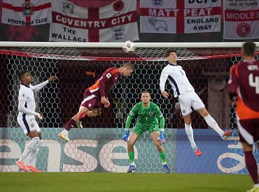 Англичане победили сборную Латвии с крупным счётом