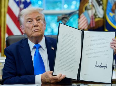 США приостановили обработку заявок на иммиграцию из 19 стран