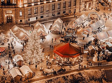 «Настоящая сказка»: Рига готовится к 25-й ярмарке на Домской площади