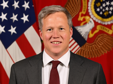 «Вы проигрываете». Министр армии США заявил, что без уступок Украина не удержит фронт