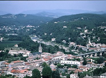 77-летний француз выжил в ущелье, питаясь только вином