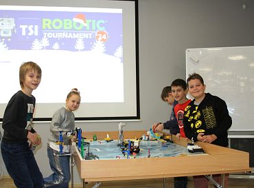 TSI приглашает школьников присоединиться к Турниру по робототехнике