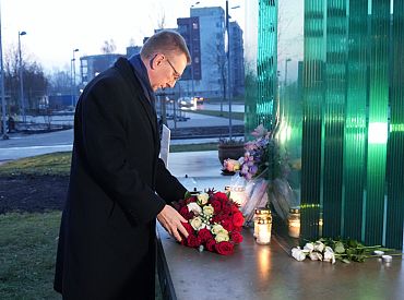 Valsts augstākās amatpersonas piemin Zolitūdē bojāgājušos