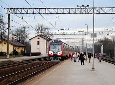 Два евро в месяц за бесплатный проездной для школьника: законно ли это?