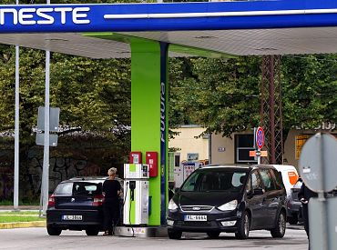 «Цена топлива вырастет до двух евро» — депутат Кулбергс о новом «зеленом законе»