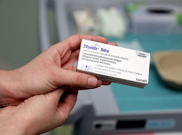 Сгорели миллионы евро. В Латвии сожгли лишние вакцины от Covid-19