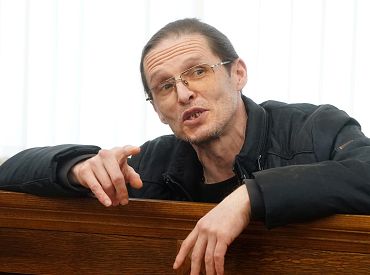 Bunkus slepkavībā apsūdzētajam Krivošejam par huligānismu tiesas zālē piespriež deviņu mēnešu cietumsodu