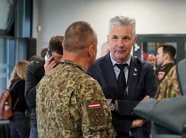 И Пабрикс пошел на рельсы. Их нужно было сносить раньше