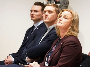 Нам всем нужно остыть! Председатель Нацблока Индриксоне обратилась к своей партии