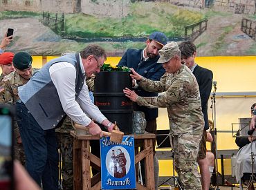 Без денег и пайков — американские военные в Германии отправлены в местные продовольственные банки