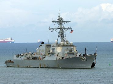 Американский эсминец перехватил танкер «теневого флота» России и не пустил его в Венесуэлу