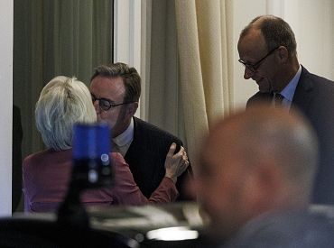 Триумф де Вевера стал серьезным ударом для Мерца и Урсулы фон дер Ляйен: Politico