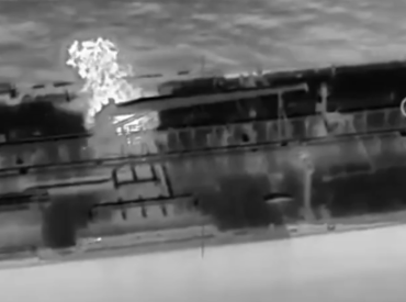 Украина впервые поразила танкер «теневого флота» РФ в Средиземном море (ВИДЕО)