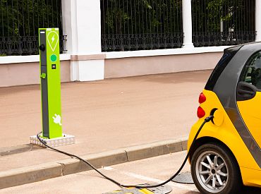 Электромобили в Латвии: как государственная поддержка и инфраструктура делают будущее доступным