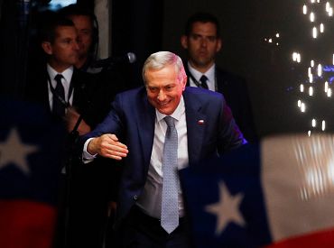 Нового Альенде не будет: на выборах президента в Чили республиканец победил коммунистку