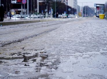 Хотели снега? Утром в Латвии было затруднено движение на дорогах