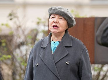 «Латыш! Не позволяй своим потомкам говорить по-английски»: у Ланги новая беда