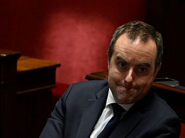 Французский премьер купил голоса социалистов за 4,5 млрд. евро — победа может оказаться пирровой