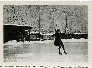 Первые коньки крепились не к ботинкам, а к ноге: в Риге — 100 лет назад