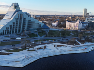 А точно так открывать можно? Сданный в эксплуатацию променад на Мукусалас вызывает вопросы. ФОТО