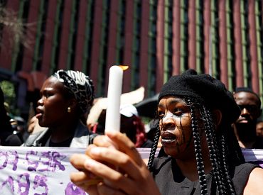 Убивают по 15 женщин в день: в ЮАР объявили феминицид национальной катастрофой