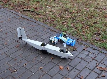 Литва наносит ответный удар: дрон разбросал над Белоруссией бело-красно-белые флажки