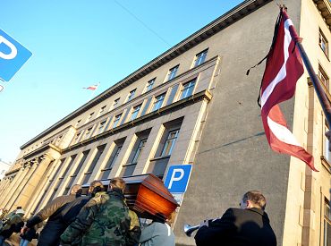 До 90% доходов латвийских крестьян — дотации ЕС. Сейчас их сокращают. Значит, хана?