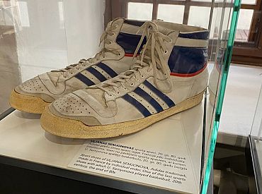 «Коррупцией пахнет за километр»: Министерство образования в центре скандала