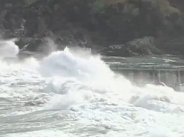 Смертельная волна на Тенерифе: четыре туриста погибли в знаменитом природном бассейне