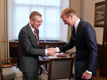 Valsts prezidents ar klimata un enerģētikas ministru pārrunā gāzes drošības jautājumus