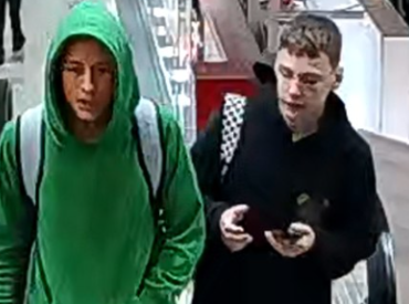 Нужна помощь: полиция просит опознать двоих парней (ФОТО)