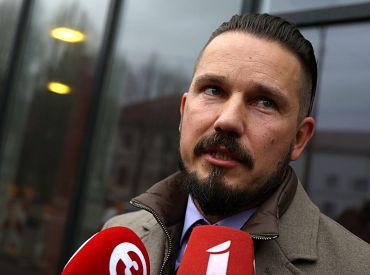 «Каждый спасается как может»: адвокат Дзанушканс не верит обещаниям власти