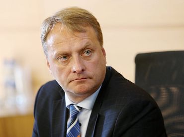 Ремонтировал машину на муниципальные деньги: в Видземе осудили бывшего мэра