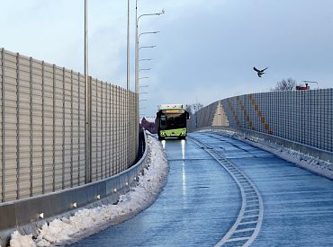 Достала из сумки нож и утверждала, что не выдержит: шокирующий случай в рижском автобусе
