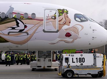 Нравы airBaltic в рижском аэропорту: пассажирку заставили удалить видео и обыскали телефон