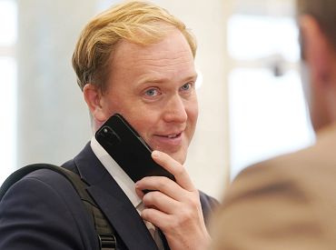 Министр Валайнис попросил Маска купить у нас airBaltic