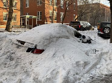 Холод, темнота и смерть: снежный шторм парализовал половину Америки