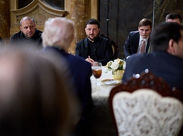 США дадут гарантии безопасности Украине в обмен на уступку территорий России: FT