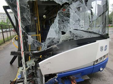 11 тысяч евро за ДТП: как Rīgas satiksme говорит про грубую неосторожность