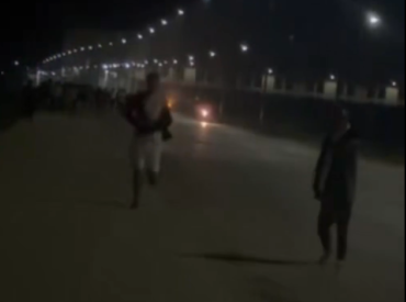 Ворота «фабрик обмана» распахнулись: тысячи людей бегут из скам-центров Камбоджи (ВИДЕО)